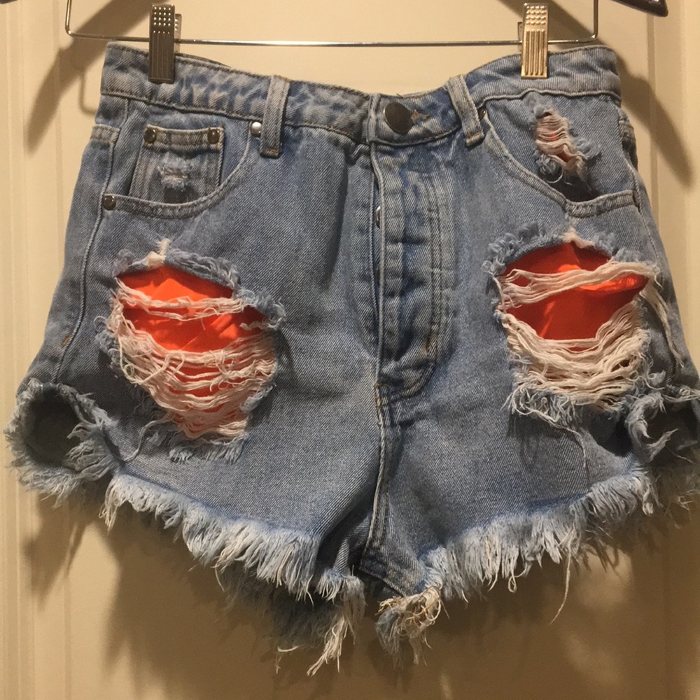 Brooklyn Karma from Mixology women distressed denim Jean shorts fringe hem M
